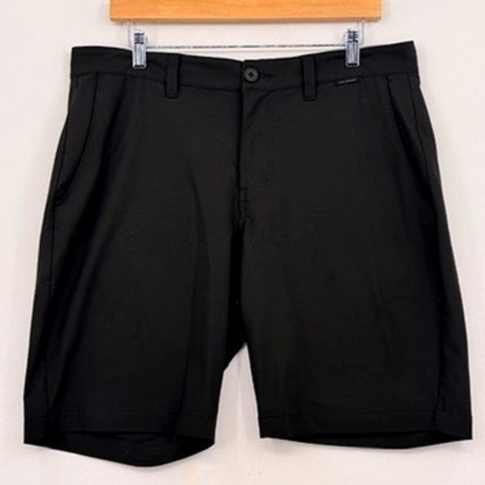Travis Mathew Golf Shorts Mens 33 Black Performance Stretch Tech Gorpcore Sporty